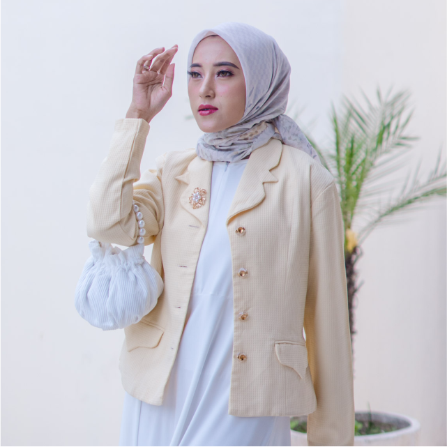 5 Inspirasi Style Hijab Kantor yang Formal, Serius Namun Tetap Elegan